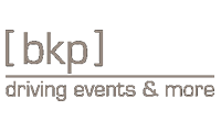 Logo von bkp – driving events & more in moderner Typografie